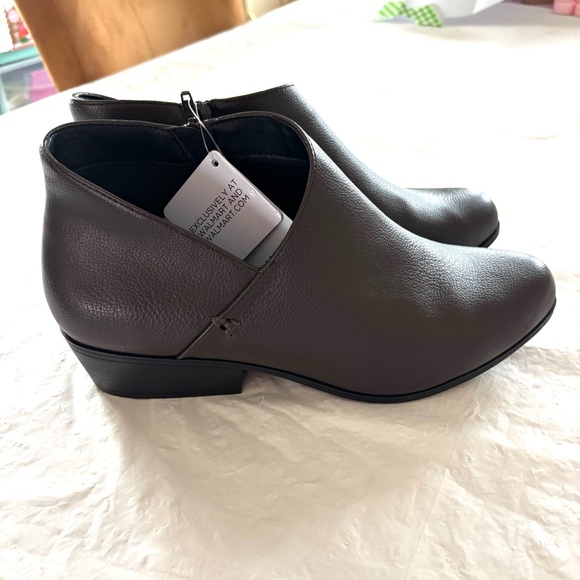 NWT AEROSOLES Brown Ankle Booties Boots SZ 12 W - Picture 2 of 16